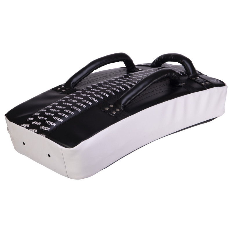 Маківара Вигнута тренувальна для відпрацювання ударів Skintex VENUM ABSOLUTE LONG KICK SHIELD VN1201 53х43х10см 1шт чорний-білий