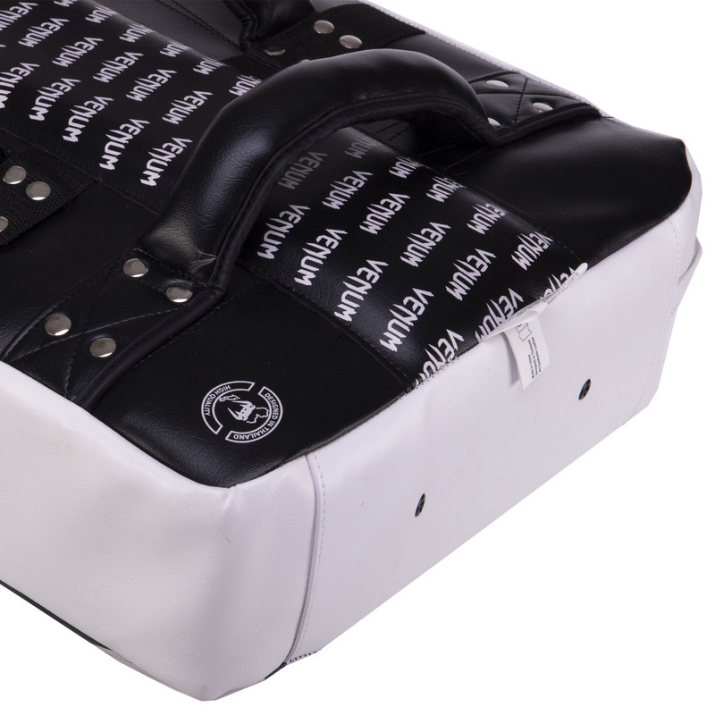 Маківара Вигнута тренувальна для відпрацювання ударів Skintex VENUM ABSOLUTE LONG KICK SHIELD VN1201 53х43х10см 1шт чорний-білий
